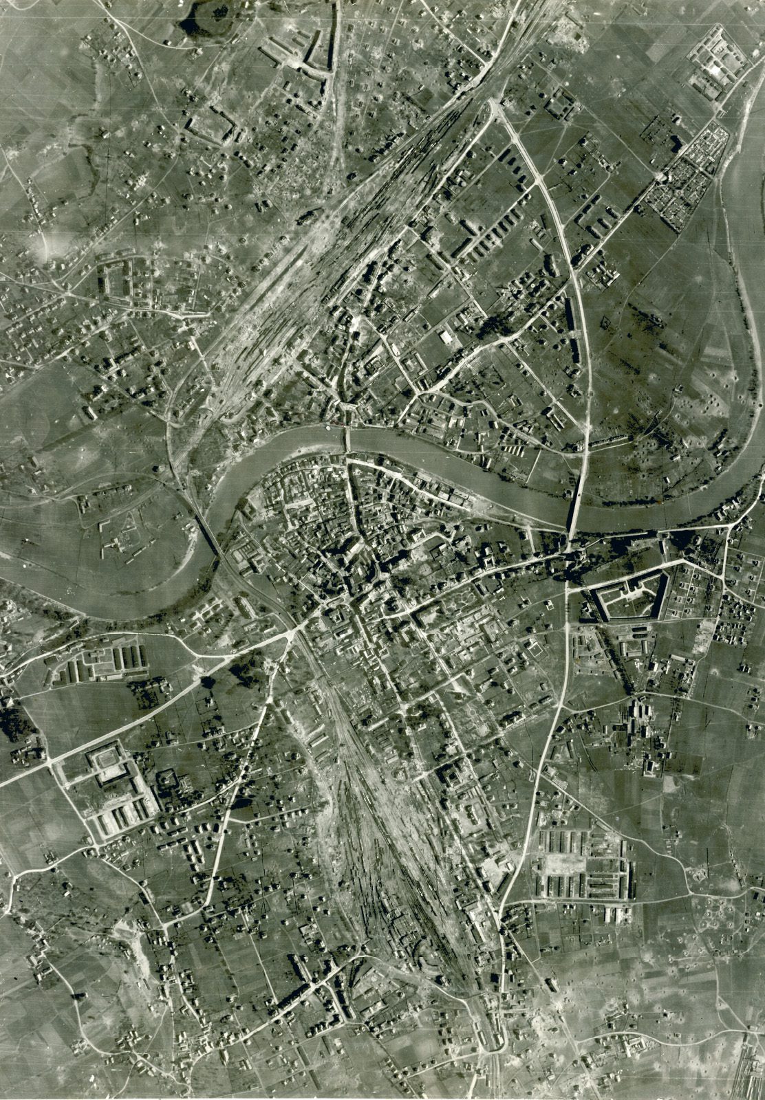 Luftbildaufnahme von Villach, 1945 – Stadtarchiv Villach